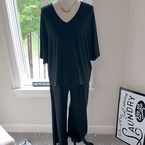 SOFTIES Two-Piece Set, Black, Medium, Like New